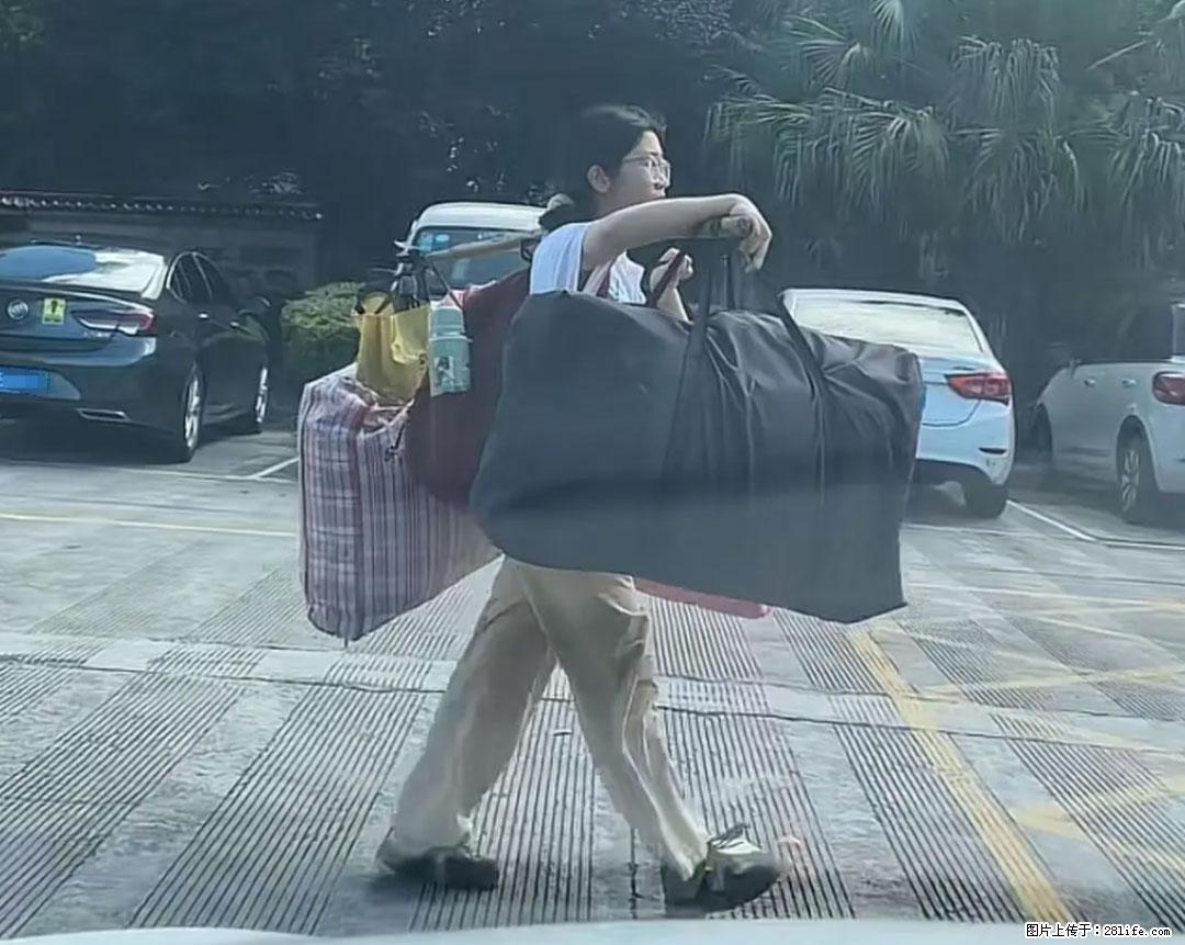 全网追的“扁担女孩”,找了一份暑假工,时薪12元 - 海南生活资讯 - 海南28生活网 hainan.28life.com