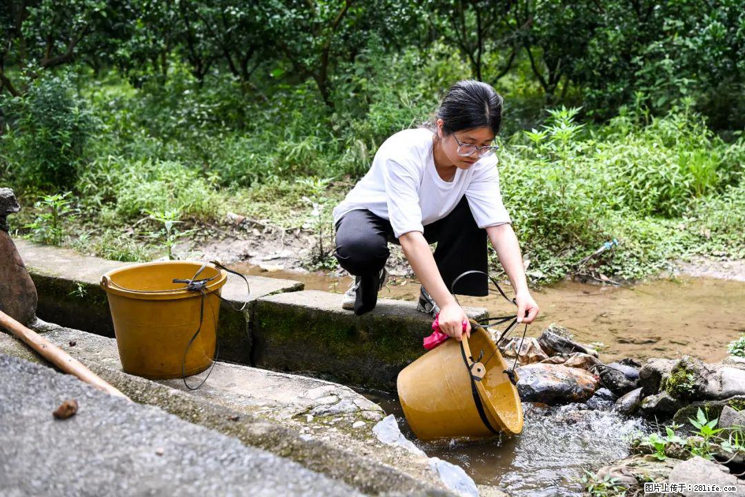全网追的“扁担女孩”,找了一份暑假工,时薪12元 - 海南生活资讯 - 海南28生活网 hainan.28life.com
